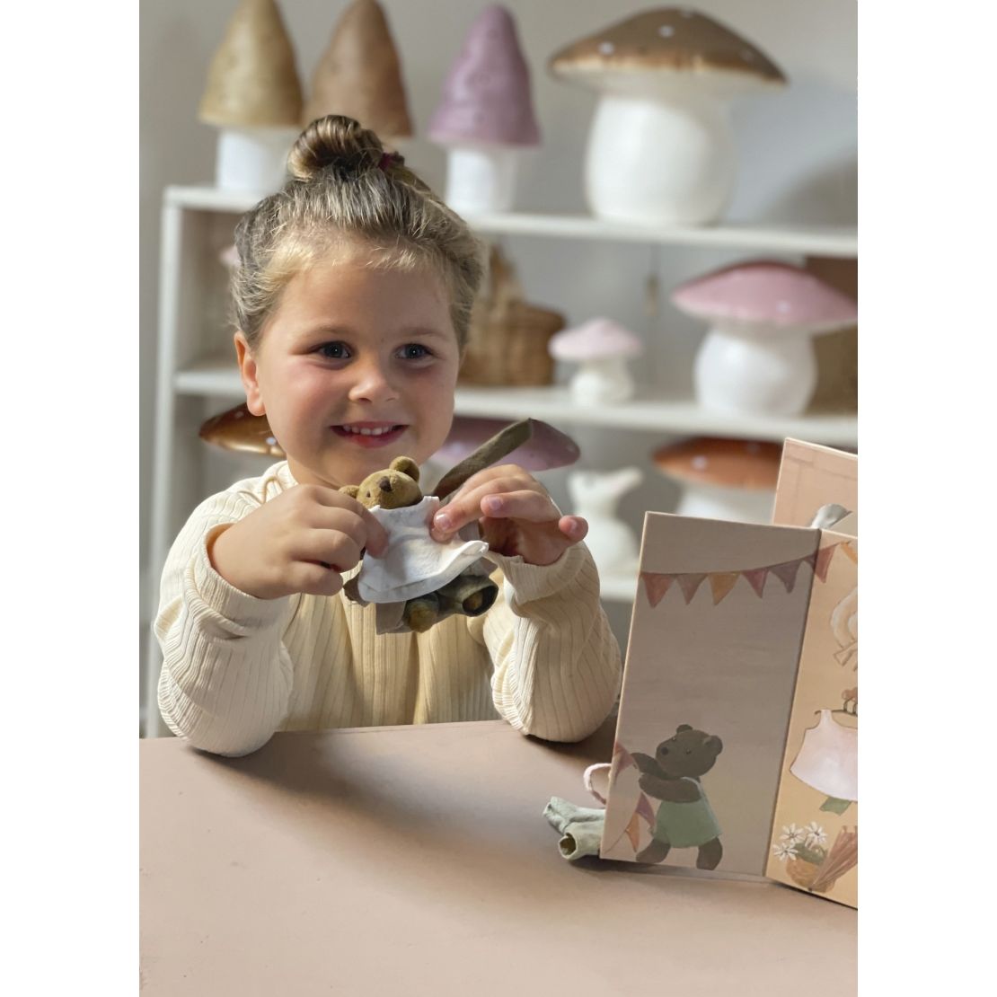 egmont-toys-wardrobe-with-bear-egmo-700098