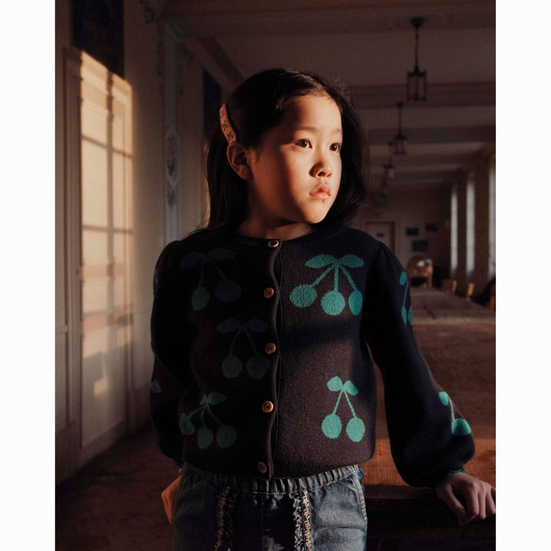 emile-et-ida-cherry-cardigan-navy-clothing-wear-fashion-eei-w24aa128-navy-02a-02