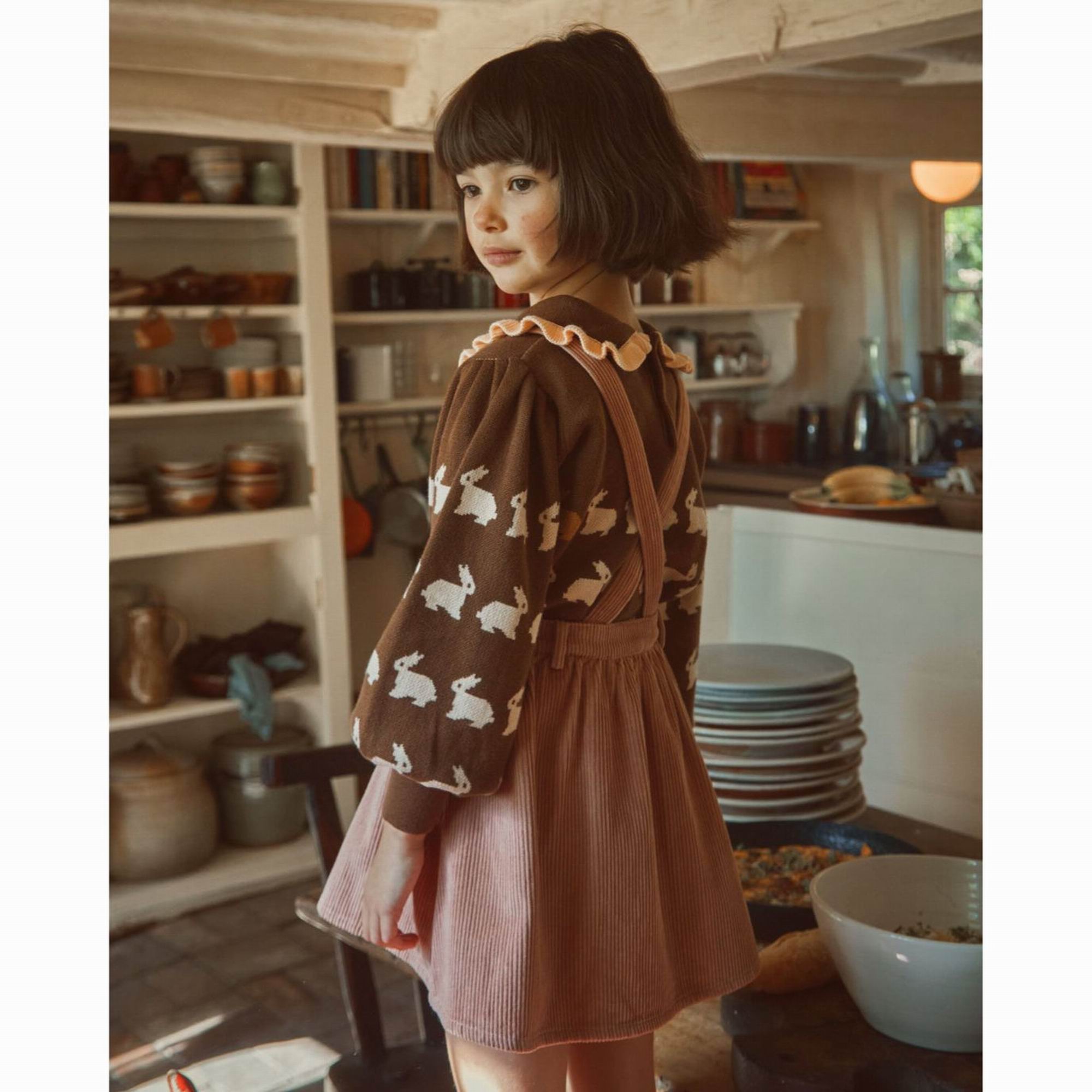 emile-et-ida-floral-pockets-apron-dress-poudre-clothing-wear-fashion-eei-w24aa050-poudre-02a-03