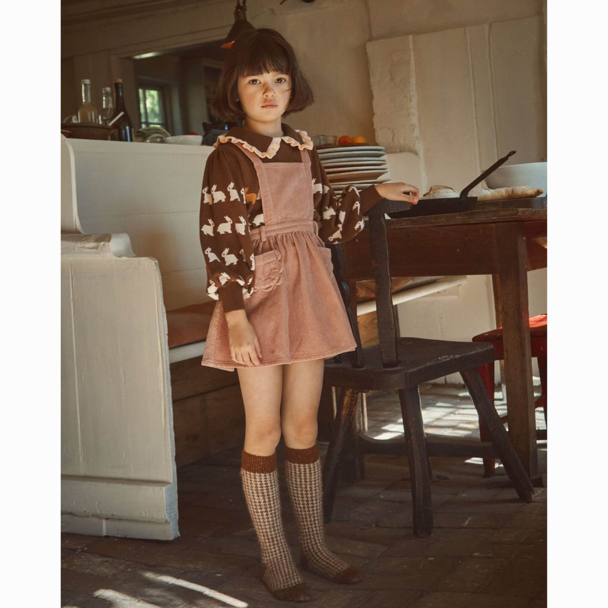 emile-et-ida-floral-pockets-apron-dress-poudre-clothing-wear-fashion-eei-w24aa050-poudre-02a-04