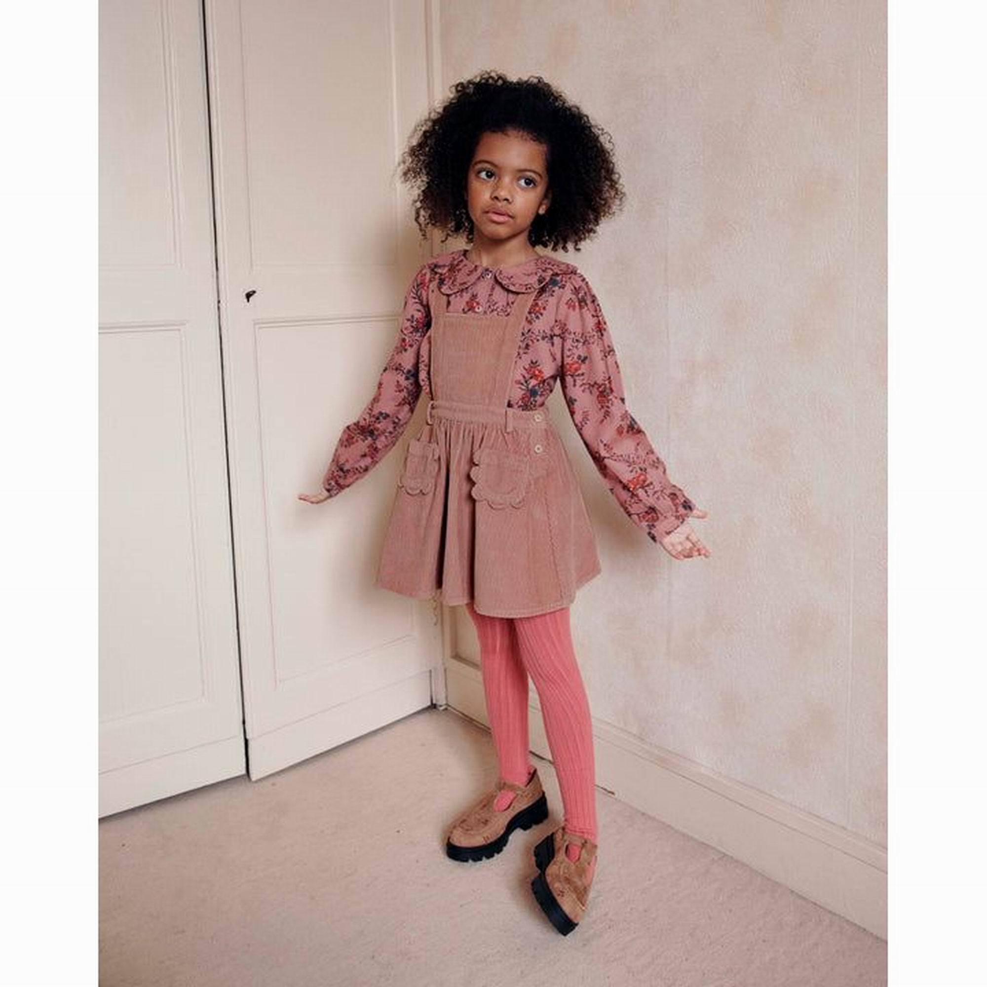 emile-et-ida-floral-pockets-apron-dress-poudre-clothing-wear-fashion-eei-w24aa050-poudre-02a-05