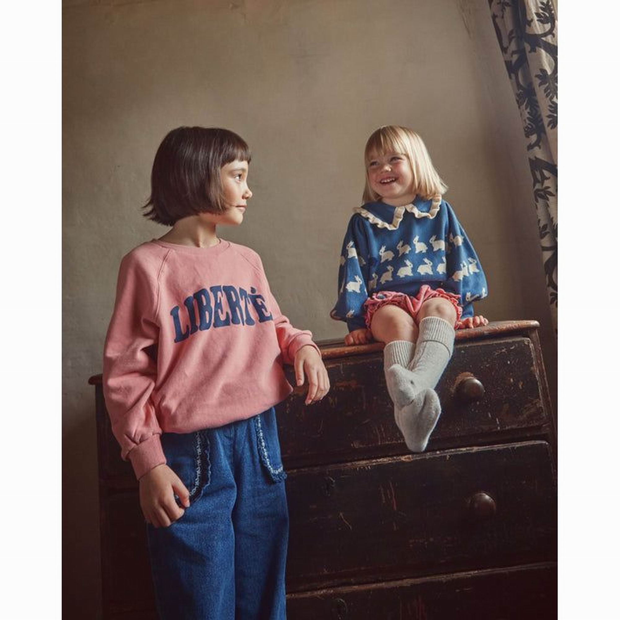 emile-et-ida-rabbit-pullover-lapin-bleu-clothing-wear-fashion-eei-w24aa123-lb-12m-05