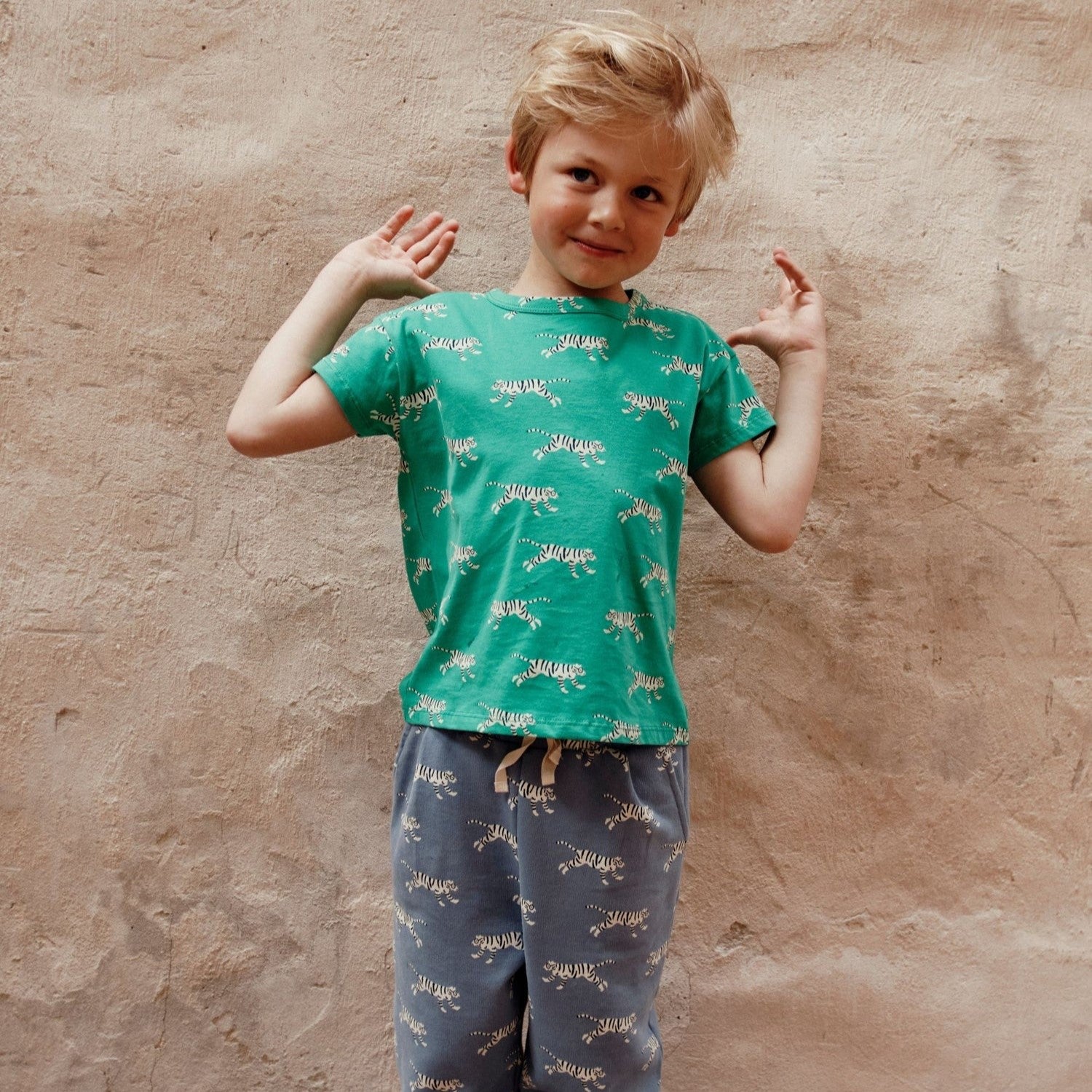 emile-et-ida-tee-shirt-imprime-all-over-tigre-gazon-eei-s25ab103-tiggaz-06m