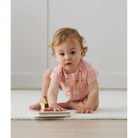 ergopouch-layers-short-sleeve-0-2-tog-daisies-ergo-zepls-0-2t03-06mda23