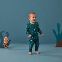 ergopouch-pyjamas-2-piece-set-long-sleeve-0-2-tog-ocean-ergo-zeppj-0-2tls02yroc23-01