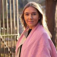 g-h-hurt-&-son-amy-rose-lambswool-shawl-pink-ghhs-lw472