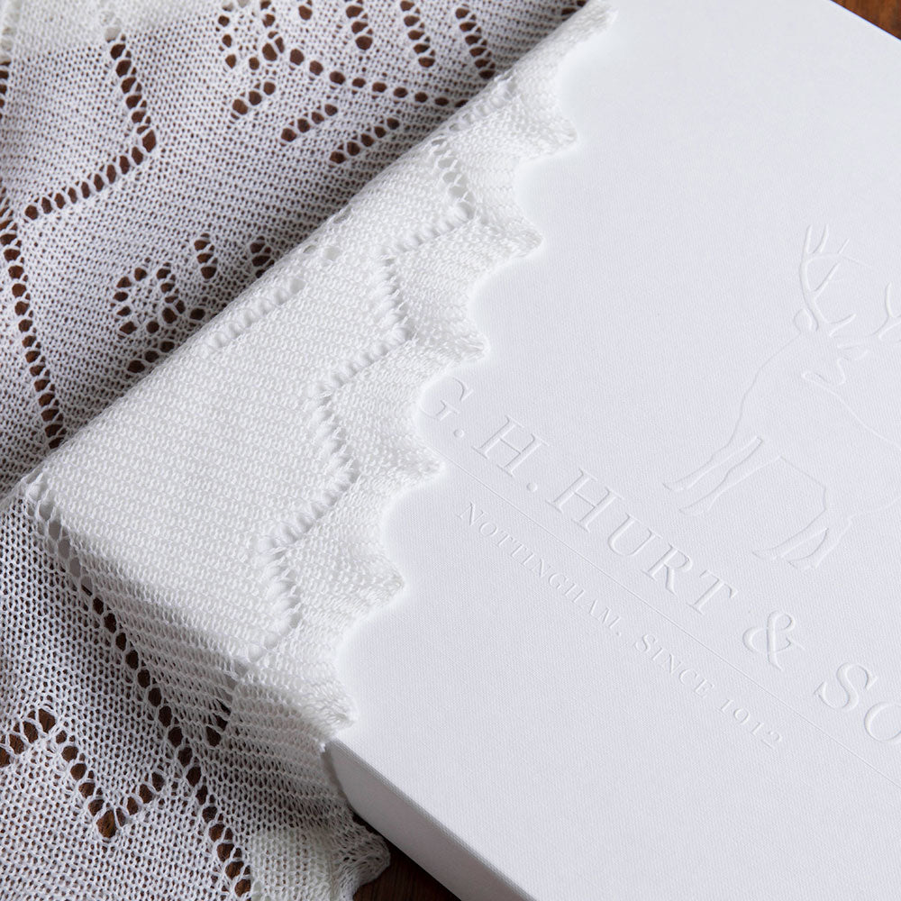 g-h-hurt-&-son-luxury-white-embossed-gift-box-small-white-ghhs-sgb