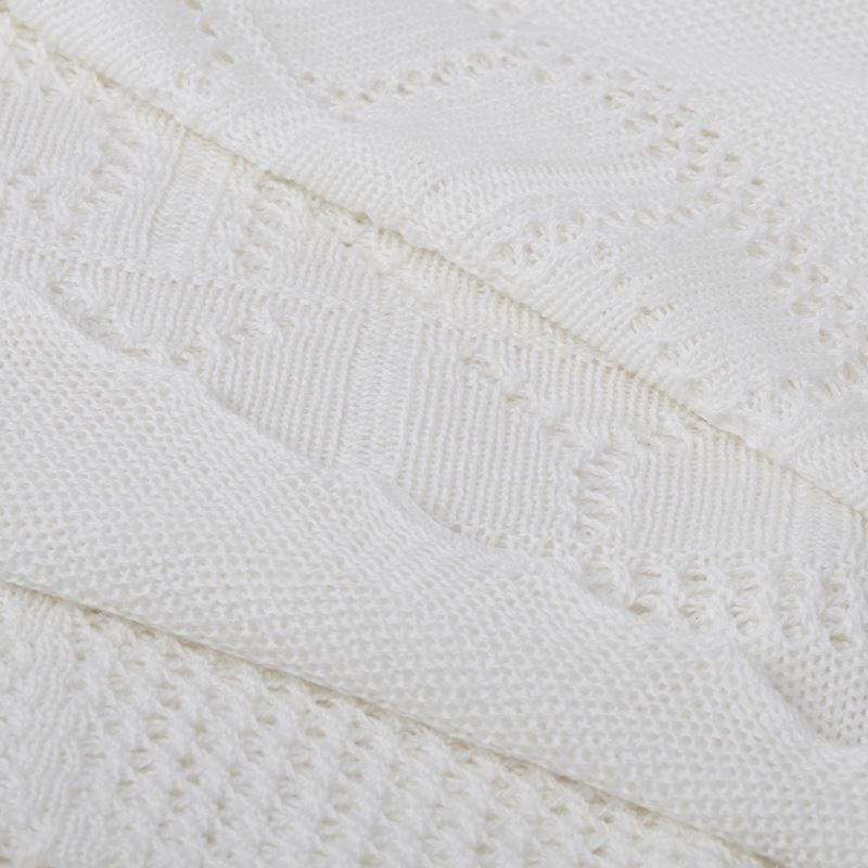 g-h-hurt-&-son-teddy-alphabet-baby-shawl-white-ghhs-cw128x