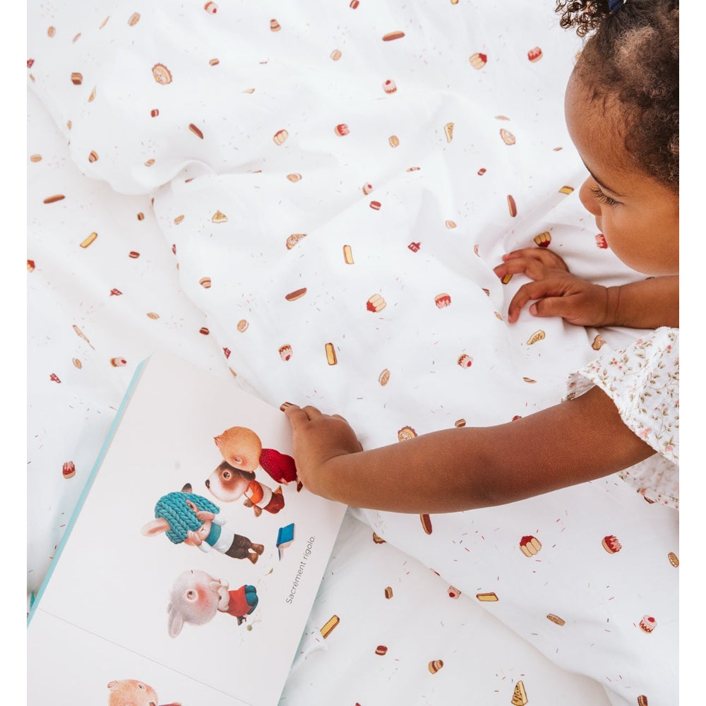 kadolis-printed-fitted-sheet-organic-cotton-crib-70x140cm-gourmandises-kado-dhco70140gmd