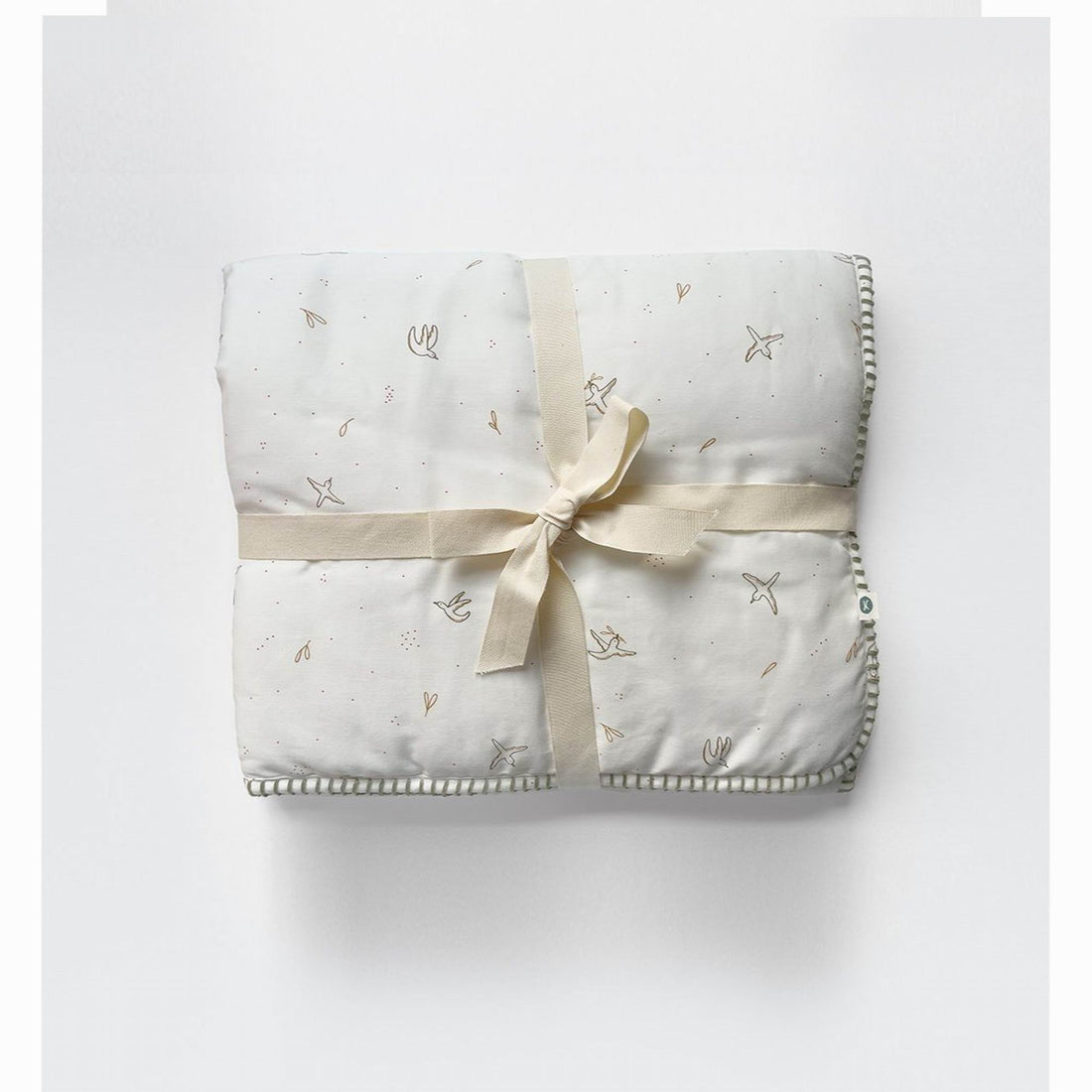 kadolis-quilted-baby-blanket-l-envol-e-cypress-green-baby-nursery-kado-couv75100envcyp-01