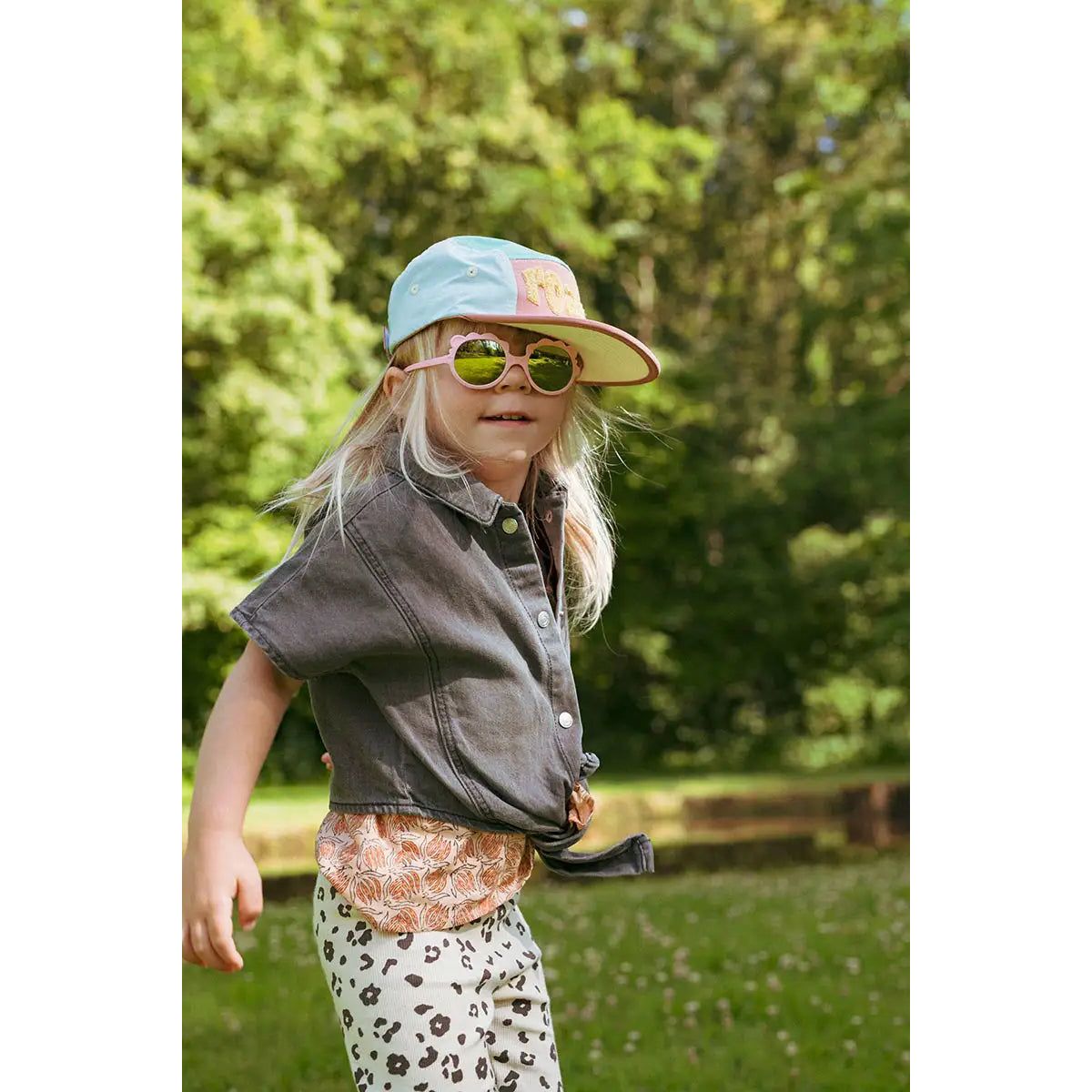 ki-et-la-sunglasses-lion-bubble-gum-kiet-l1sunbgum