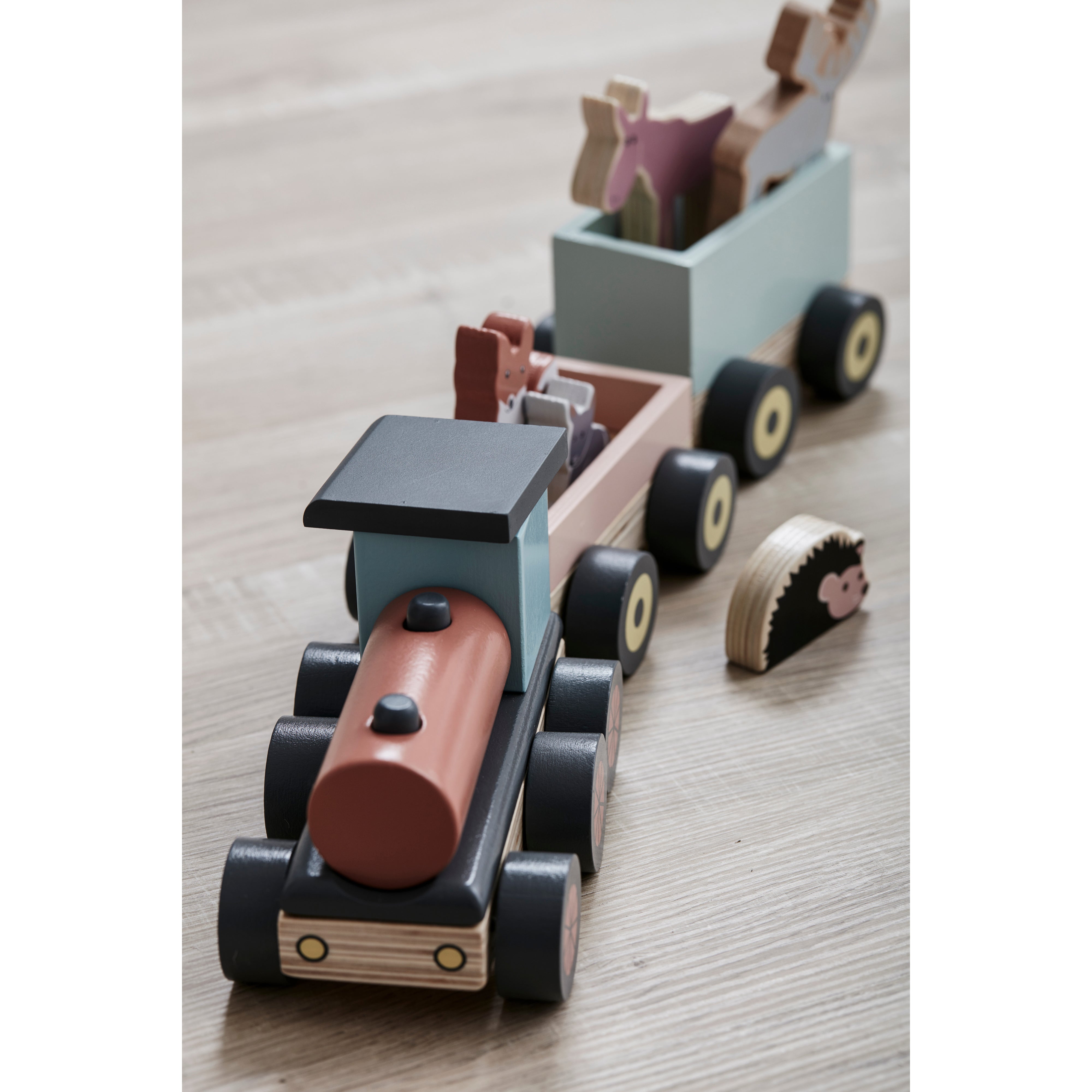 kids-concept-animal-wood-train-edvin-kidc-1000078