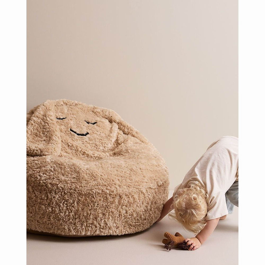 kids-concept-bean-bag-snuggle-home-decor-furniture-kidc-1001076-05