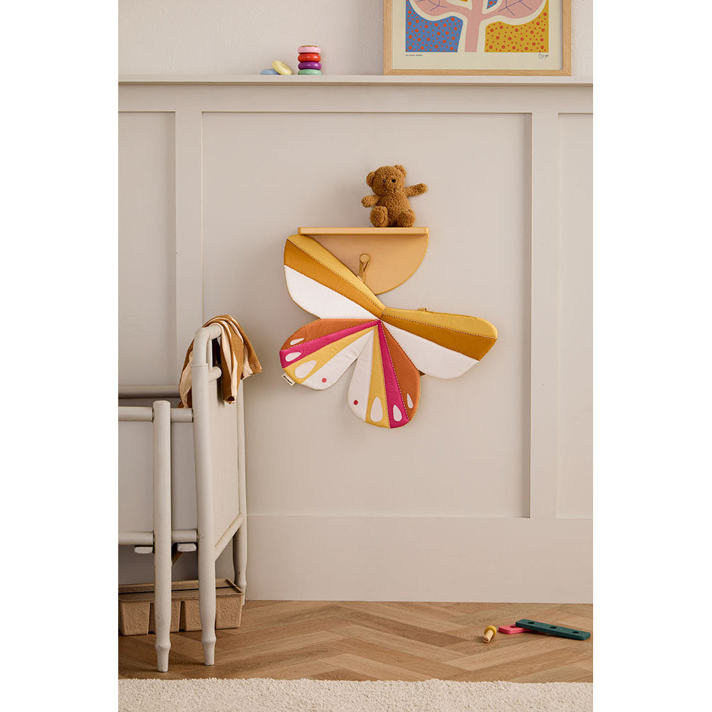 kids-concept-butterfly-pink-dress-up