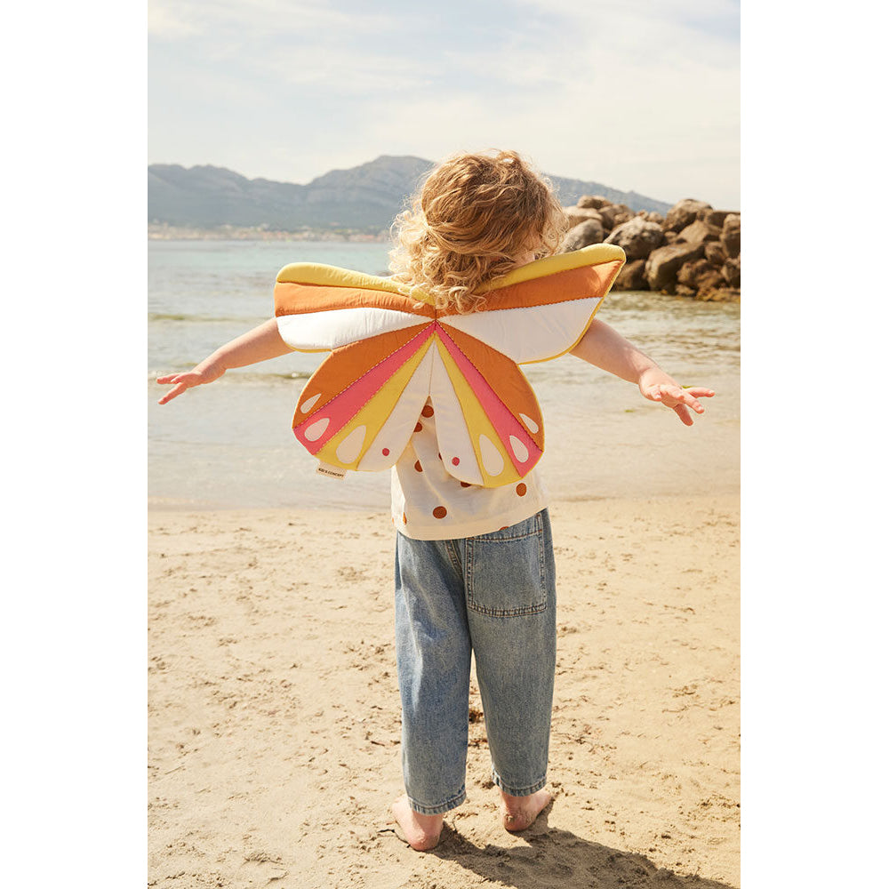 kids-concept-butterfly-pink-dress-up