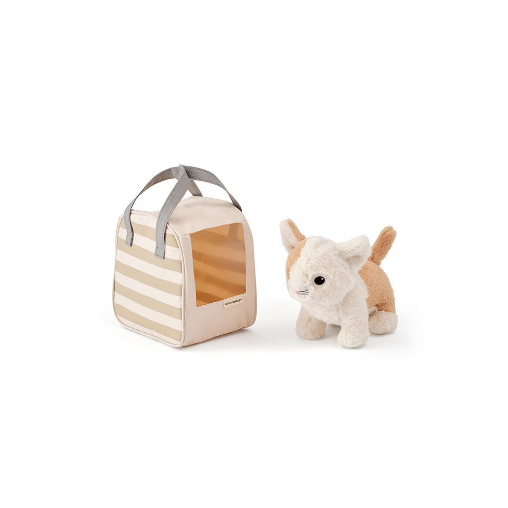 kids-concept-cat-and-carrier-bag