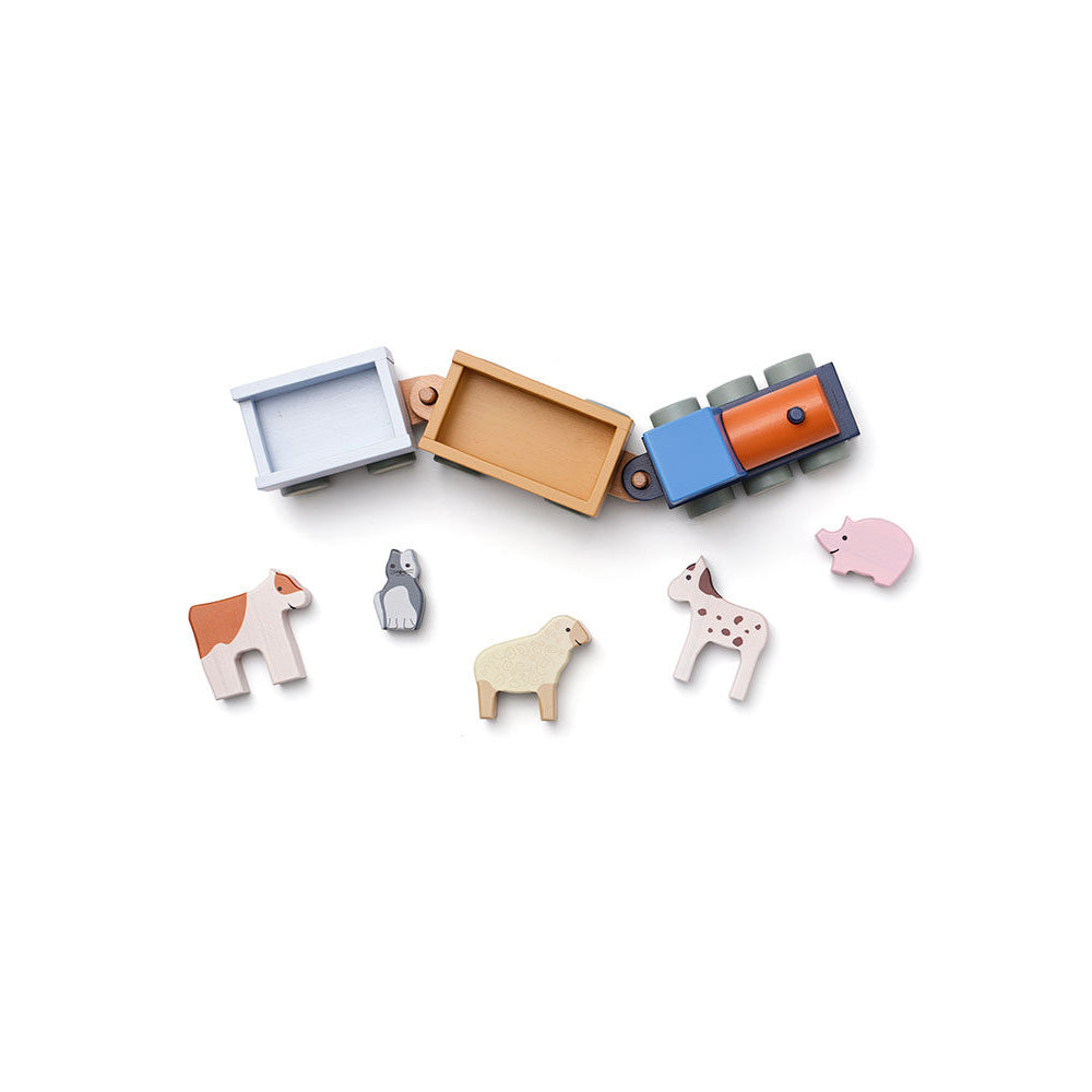 kids-concept-farm-animal-train