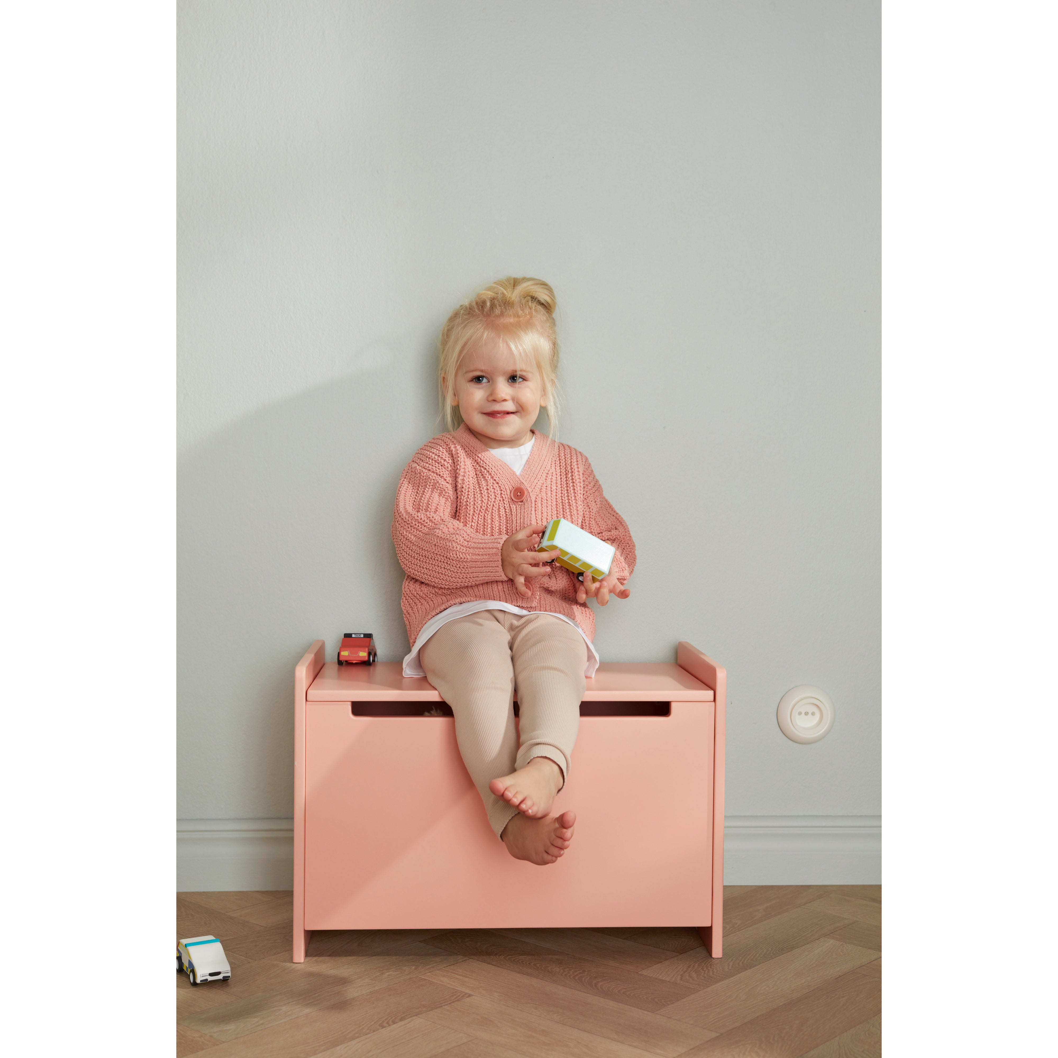 kids-concept-pull-back-car-aiden-kidc-1000797