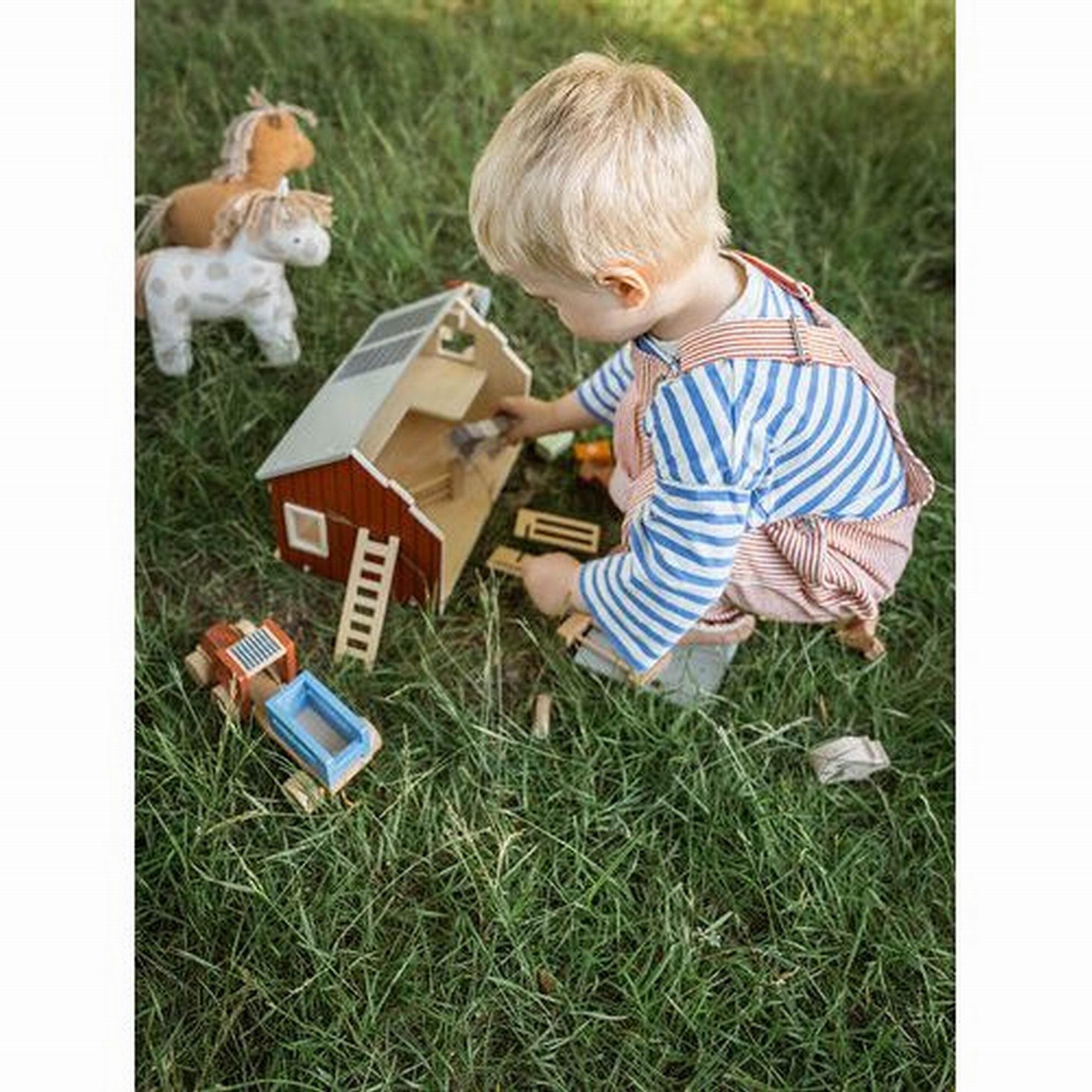 kids-concept-tractor-aiden-play-toy-kidc-1000907-05