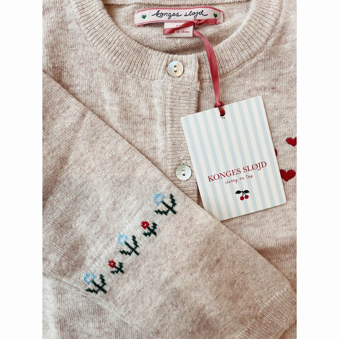 konges-sl-jd-eli-knit-cardigan-off-white-melange-clothing-wear-fashion-kong-w24ks101493-qwm-12m-06