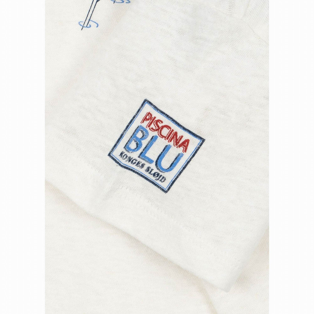 konges-sl-jd-era-tee-ocs-off-white-piscina-clothing-wear-fashion-kong-s26ks104784-owp-2y-04