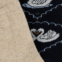 konges-sløjd-2-pack-jacquard-swan-socks-navy-off-white-kong-w23ks6305-now-17-18