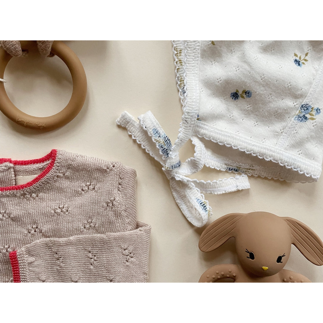 konges-sløjd-activity-knit-ring-bunny-beige-kong-w23ks5858-beige-os