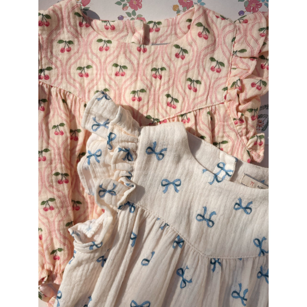 konges-slojd-coco-romper-gots-cherry-pink-motif-clothing-wear-fashion-kong-s25ks103068-cpm-3m