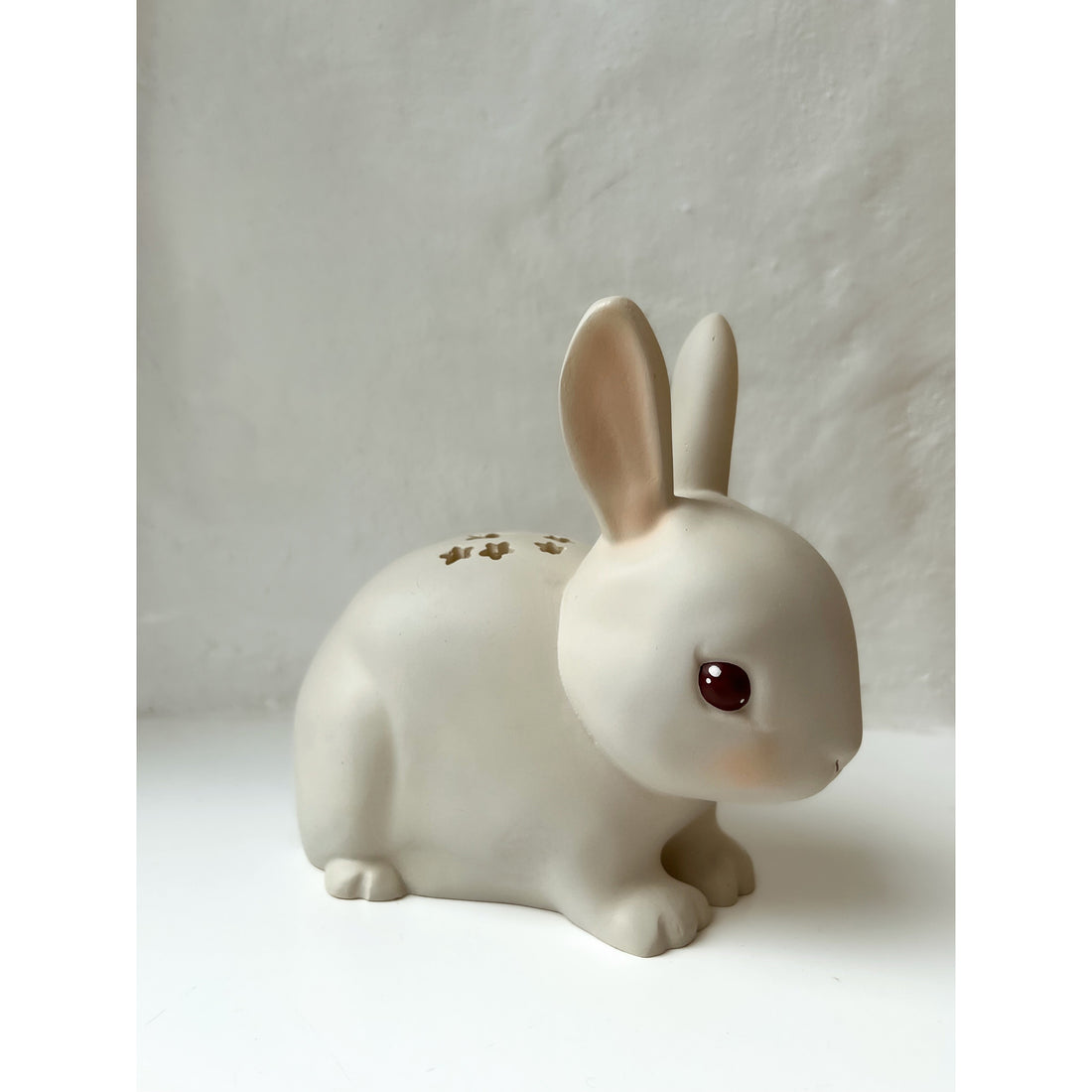 konges-slojd-led-bunny-lamp-beige-kong-s23ks4860-beige