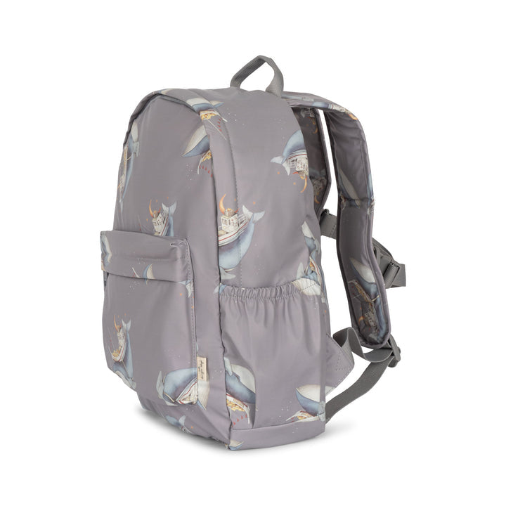 konges-slojd-rainy-kids-backpack-junior-whale-boat-kong-s23ks4234-wb