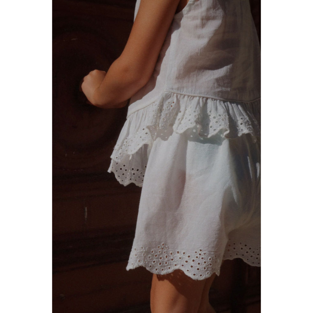 konges-slojd-rhw-x-ks-fiori-shorts-optic-white-clothing-wear-fashion-kong-s25ks103598-opw-18m