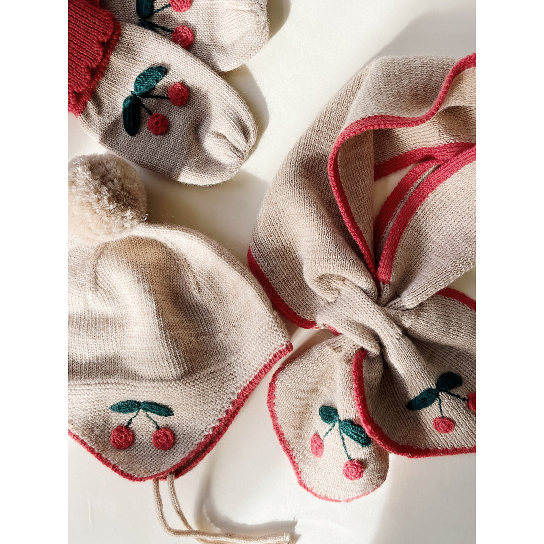 konges-slojd-sonja-knit-neckwarmer-beige-melange-kong-w23ks6481-bem-2-4y