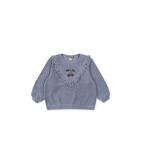 konges-sløjd-wally-frill-sweat-shirt-gots-tradewinds-kong-w25ks101731-trade-2y