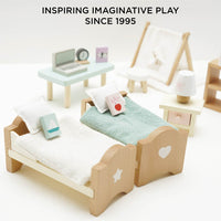 le-toy-van-wooden-dolls-house-childs-bedroom-furn-24-piece-play-toy-ltv-me061