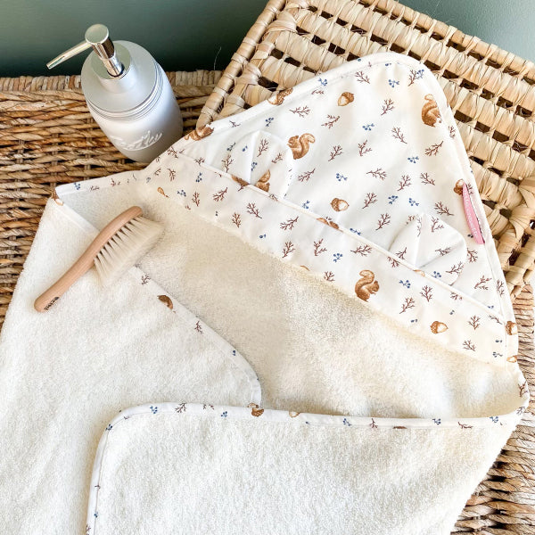 little-crevette-hooded-towel-75x75cm-noisette-ecureuil-lcrv-eccb