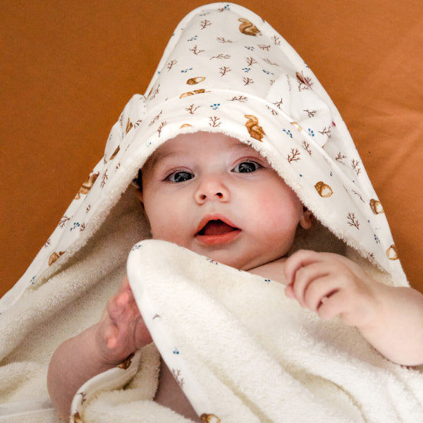 little-crevette-hooded-towel-75x75cm-noisette-ecureuil-lcrv-eccb