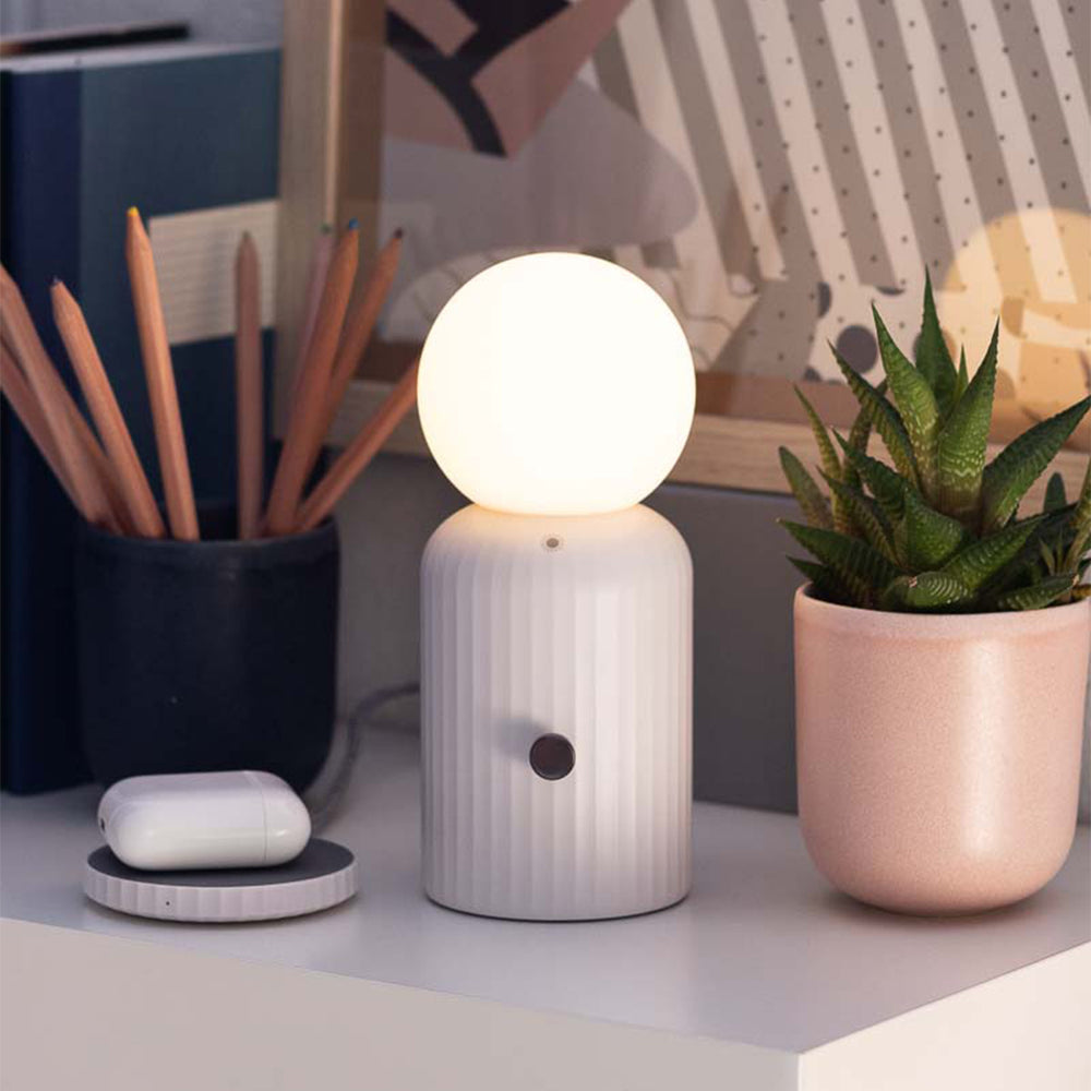 lund-london-wireless-lamp-and-charger-white-lund-7478