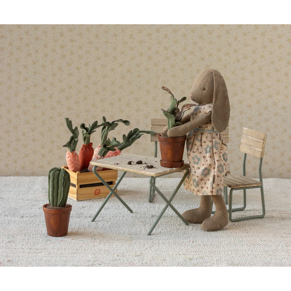 maileg-flower-pot-with-plant-miniature-mail-11530101