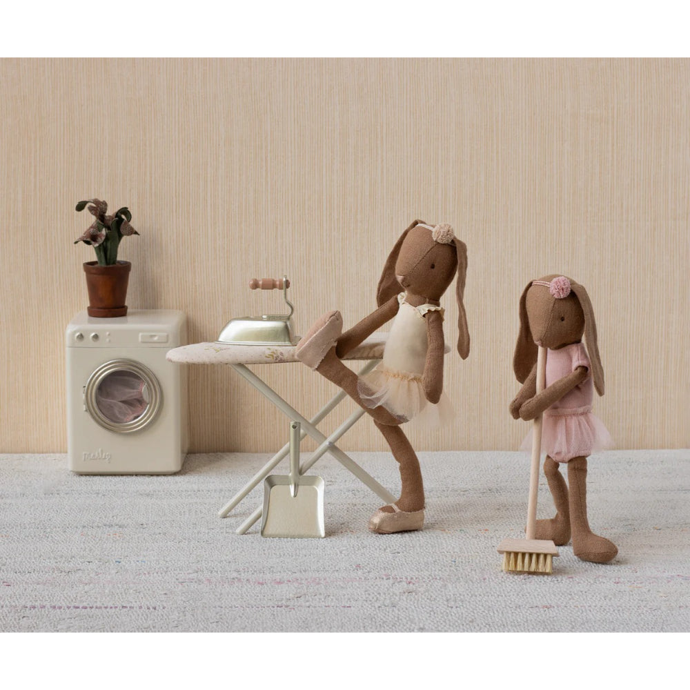 maileg-iron-and-ironing-board-miniature-off-white-mail-11511700