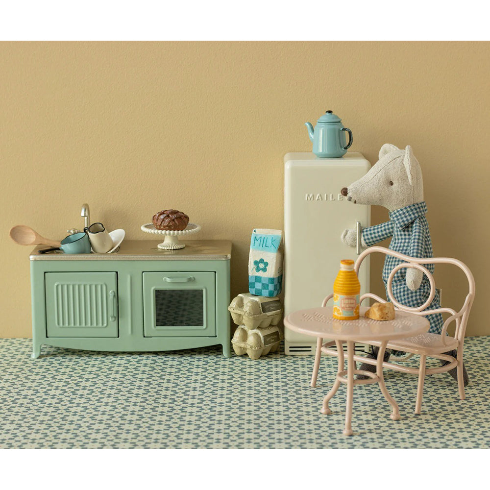 maileg-kitchen-mouse-mint-play-toy-mail-11610000
