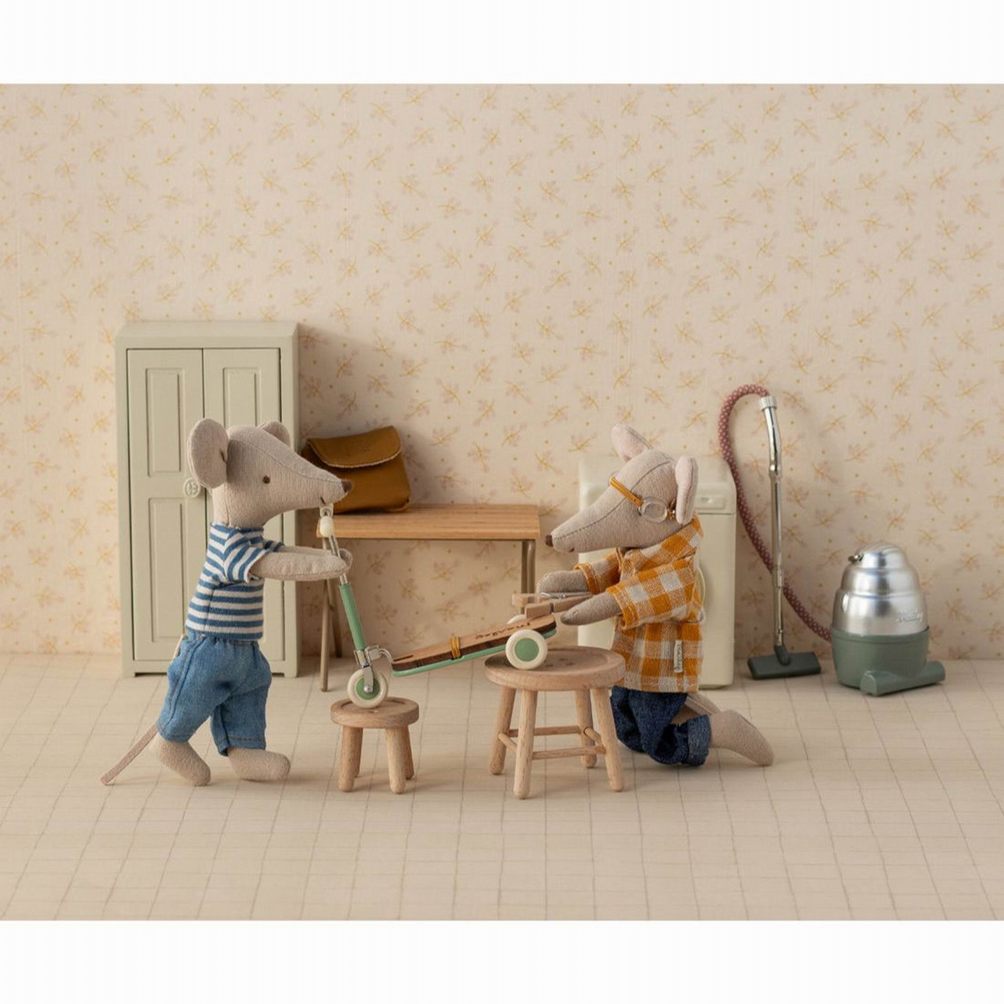 maileg-louimax-mouse-big-brother-play-toy-baby-nursery-mail-17520200-04