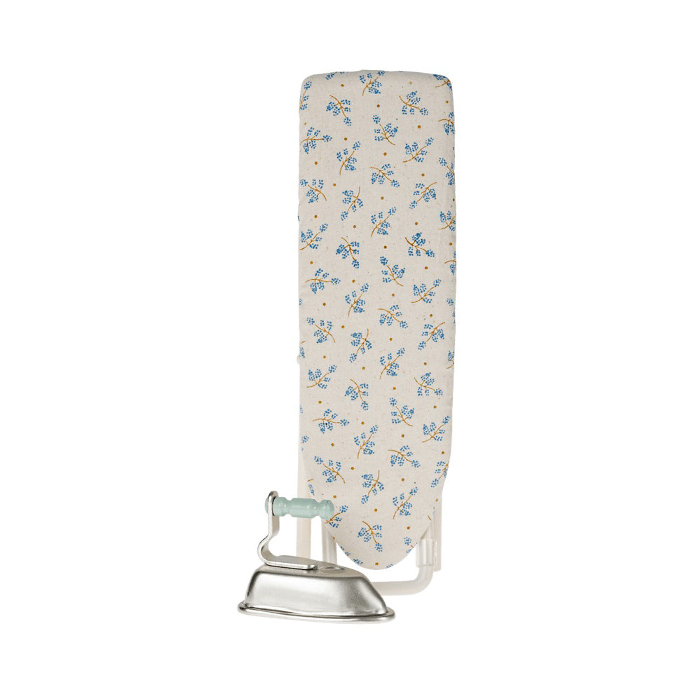 maileg-miniature-iron-and-ironing-board-mail-11211100
