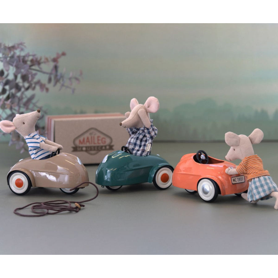 maileg-mouse-car-dark-green-mail-11310800