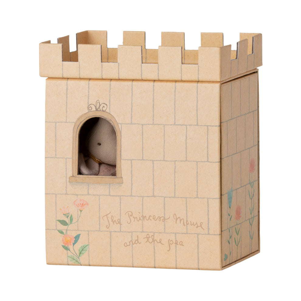 maileg-princess-and-the-pea-big-sister-mouse-mail-17320001