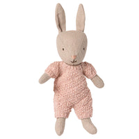 maileg-rabbit-micro-sand-rose-knitted-suit