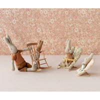 maileg-rabbit-my-light-blue-check-mail-16400002