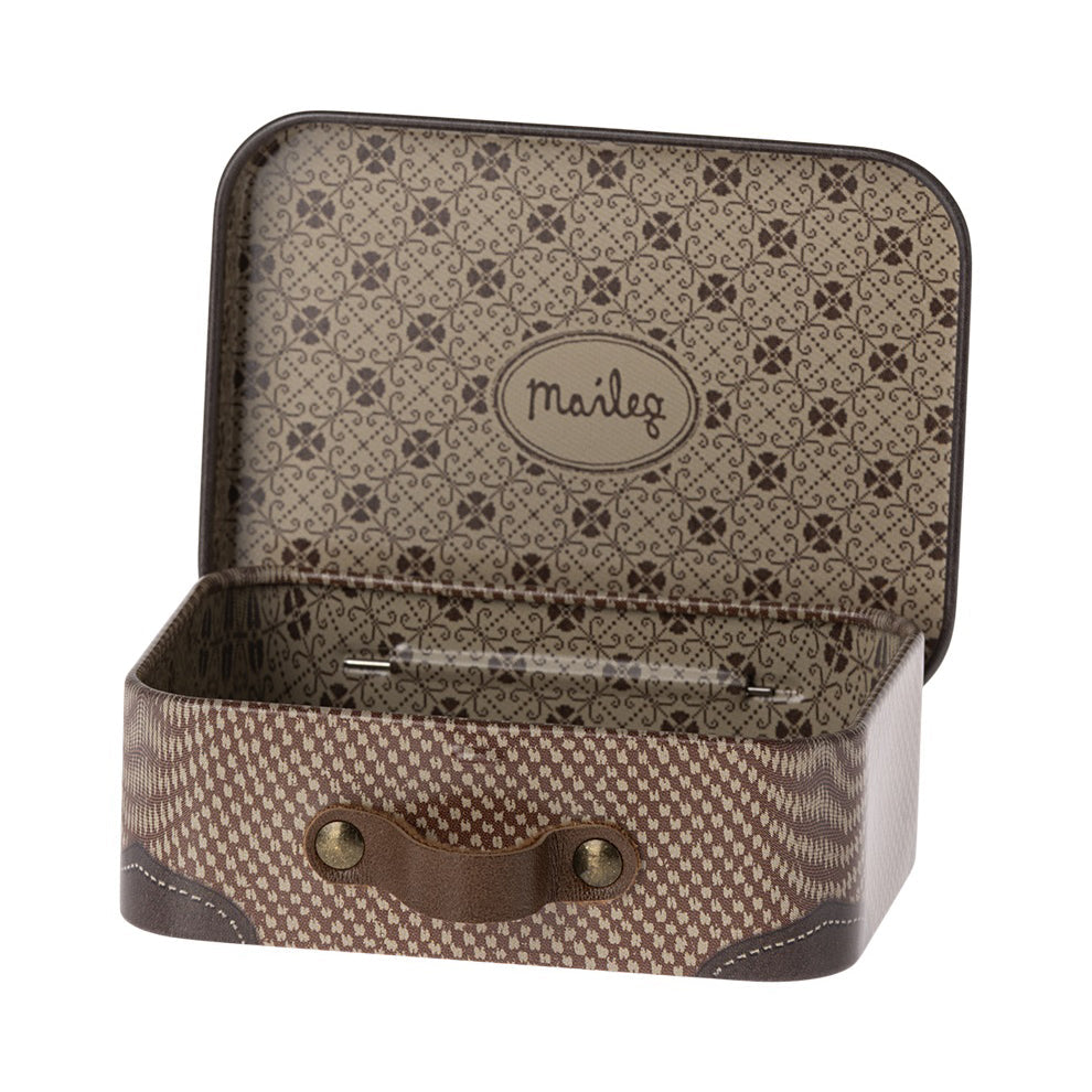 maileg-suitcase-micro-brown-mail-11410203