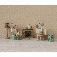 maileg-twins-baby-mice-in-matchbox-play-toy-baby-nursery-mail-17500000-03