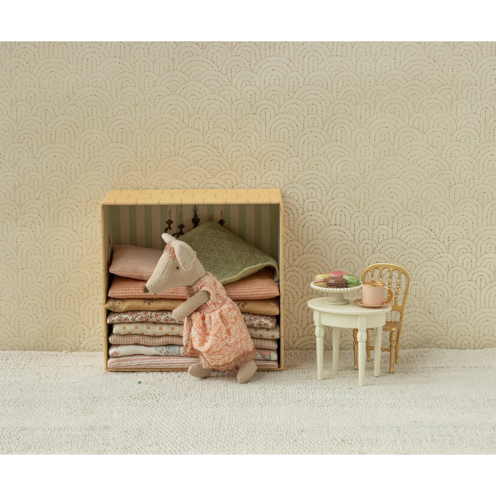 maileg-vintage-side-table-mouse-off-white-mail-11514200