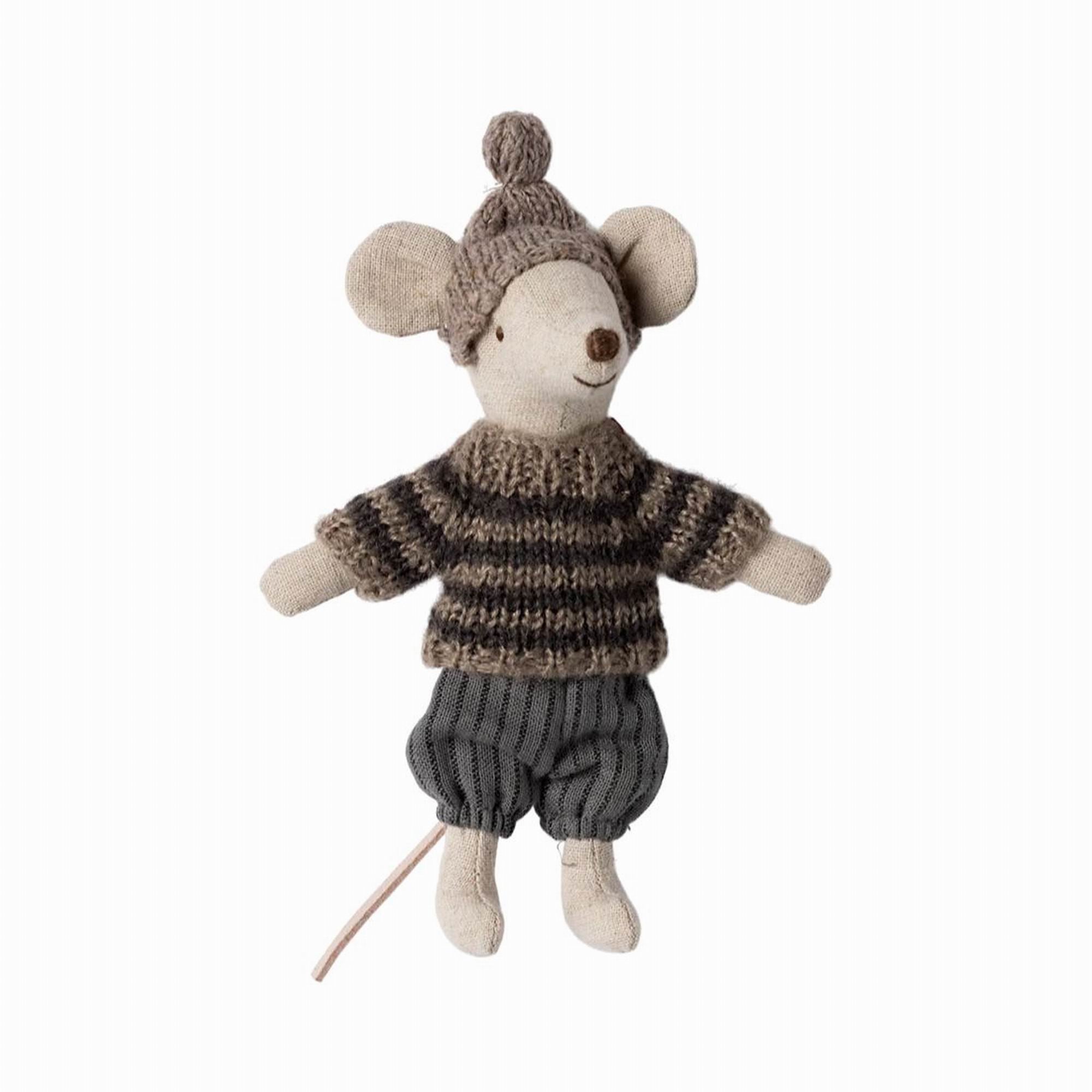 maileg-winter-mouse-with-ski-set-big-brother-grey-play-toy-mail-17421100-02